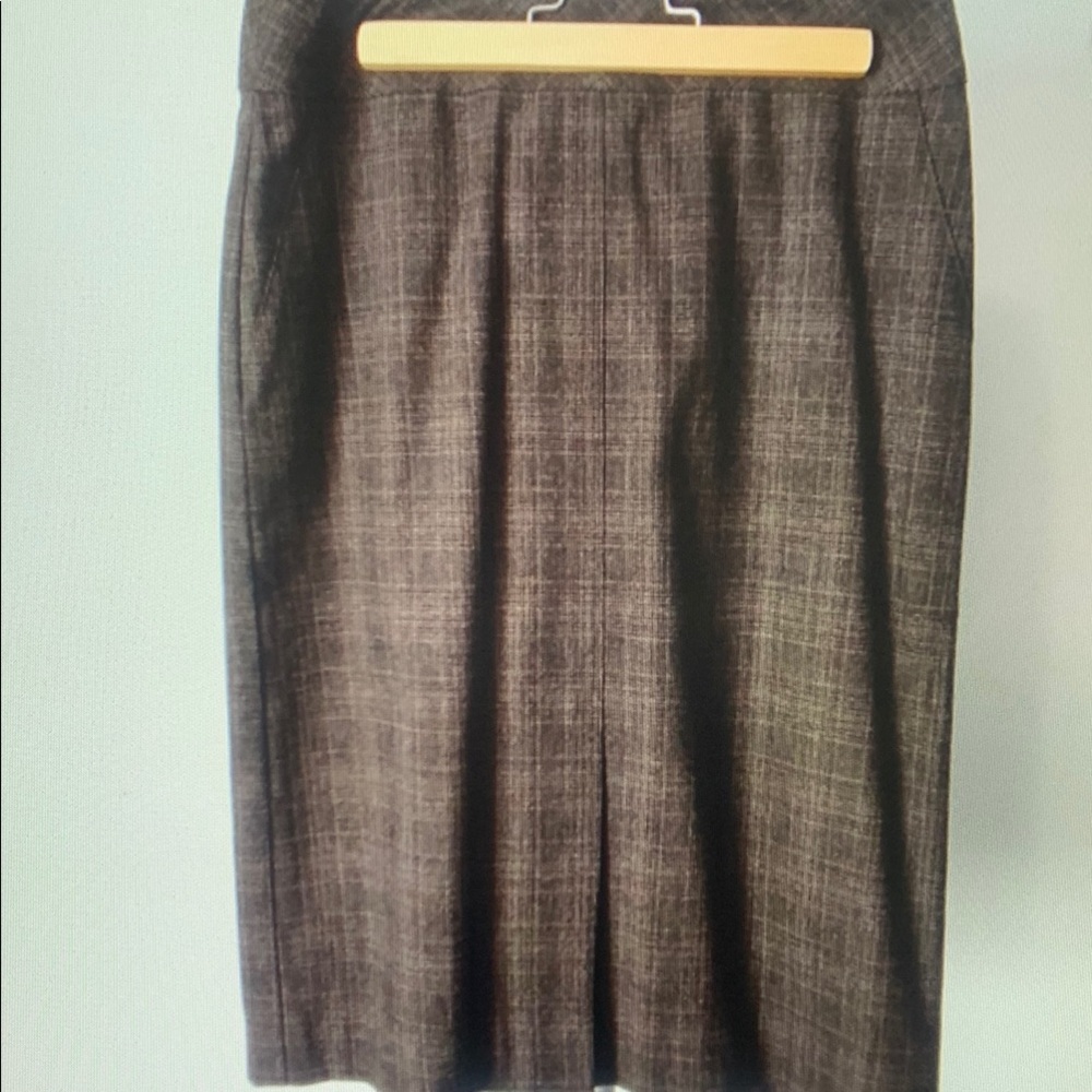 Le Chateau Gray Pencil Skirt
